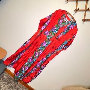 Vintage Authentic Classic Hilo Hattie Floral Mumu Hawaiian Dress Garment